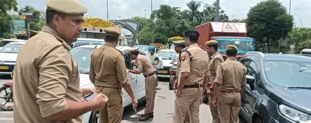 नोएडा-दिल्ली बॉर्डर पर संयुक्त चेकिंग अभियान: DCP साद मियां खान की निगरानी में हर वाहन-व्यक्ति की जांच