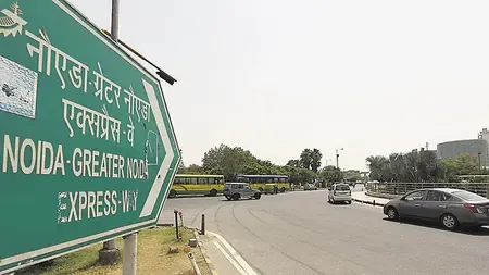 नोएडा-ग्रेटर नोएडा एक्सप्रेसवे पर चेकिंग अभियान, कई पीआरवी गाड़ियां ड्यूटी से नदारद, 10 पुलिसकर्मी निलंबित
