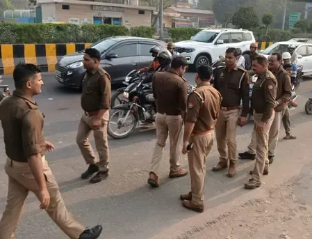 नोएडा के नाले में मिले संदिग्ध अवशेष, पुलिस जांच में जुटी