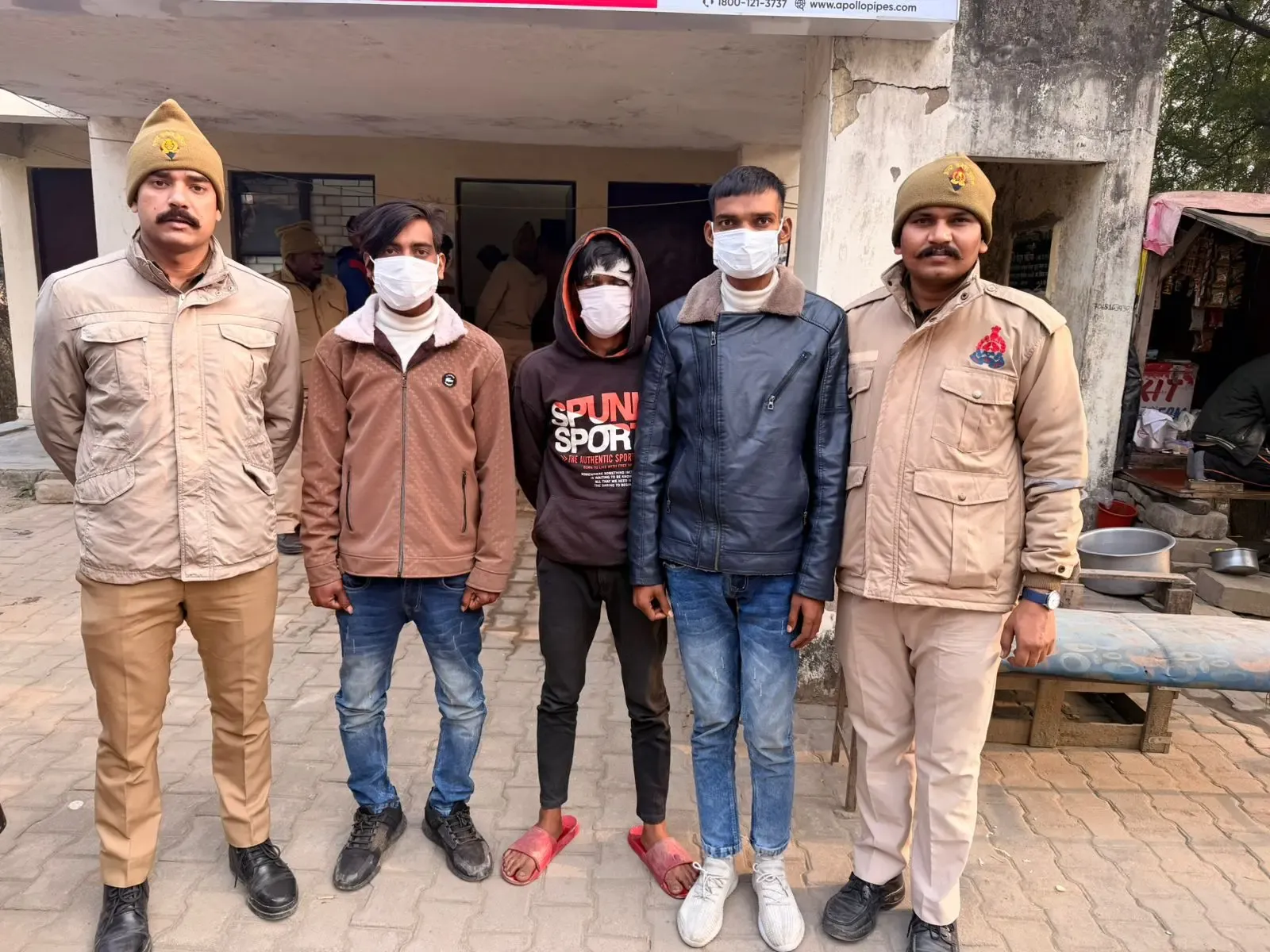 क्या नोएडा में चोरी का मास्टरमाइंड नौकर ही निकला?