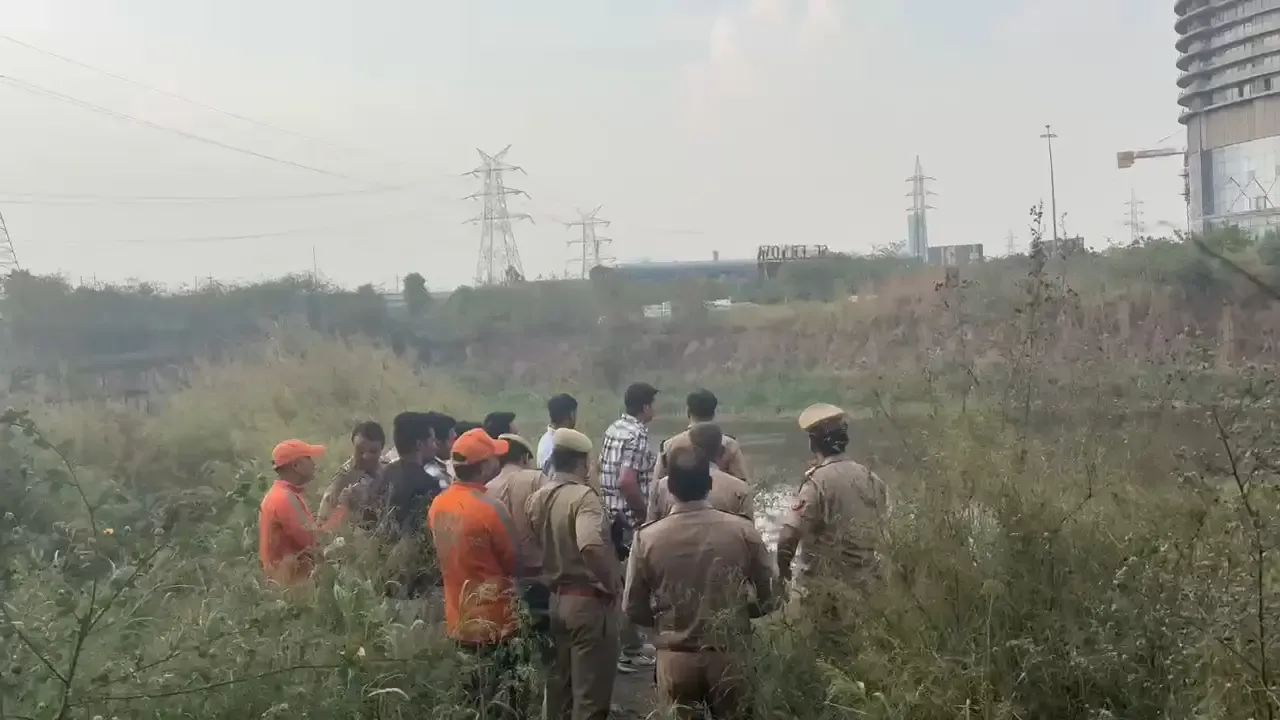नोएडा में छात्र की पानी से भरे गड्ढे में डूबने से हुई दुखद मौत