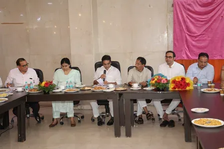 नोएडा जलभराव: विधायक पंकज सिंह की सख्ती, 15 जुलाई तक सभी नालों की सफाई का अल्टीमेटम