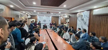 जिलाधिकारी ने सुरक्षा मानकों पर सभी क्लब-बार संचालकों को दिए सख्त निर्देश