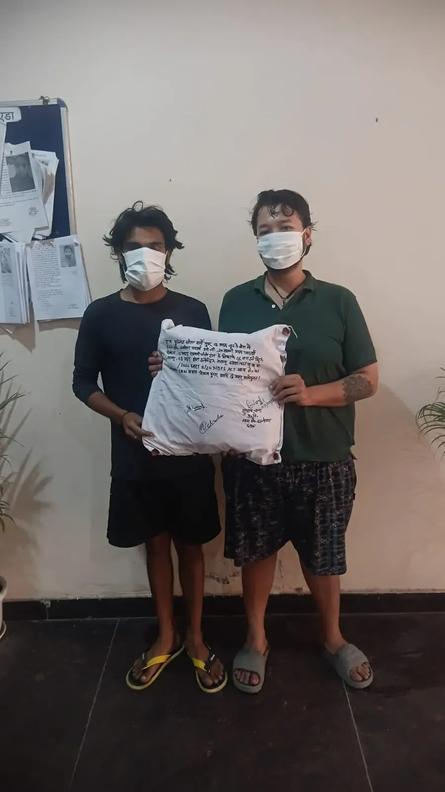नोएडा में ड्रग रैकेट का भंडाफोड़: सेक्टर-94 से दो गिरफ्तार, ₹7-8 लाख का विदेशी गांजा बरामद