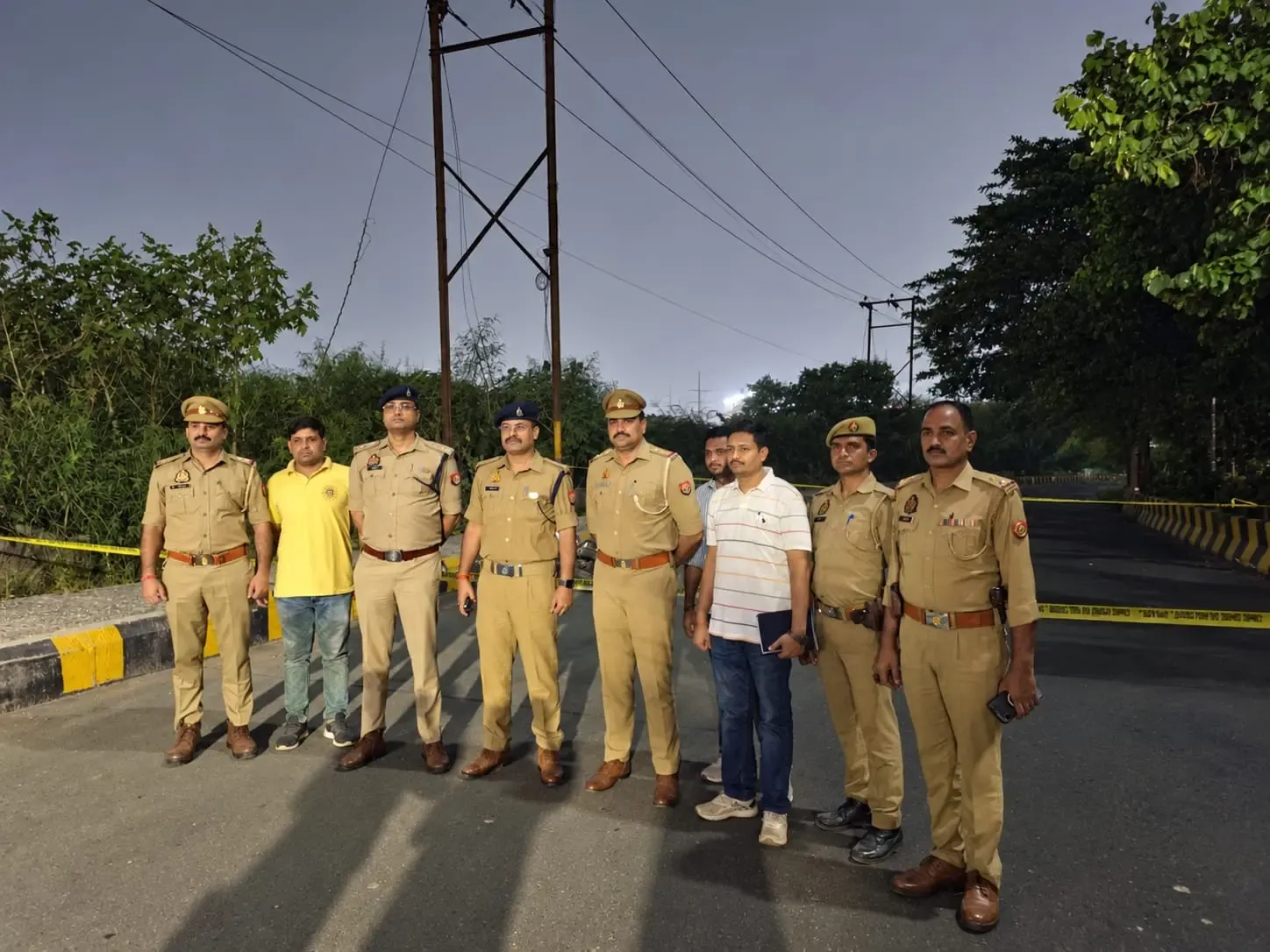 नोएडा में सरिया चोर गिरोह का भंडाफोड़: मुठभेड़ में एक घायल, चार गिरफ्तार
