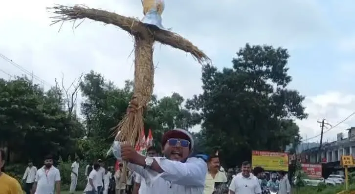 नोएडा स्ट्रीट लाइट शिकायत अब मोबाइल एप से घर बैठे दर्ज करें, टोल-फ्री नंबर 18001029574 भी जारी