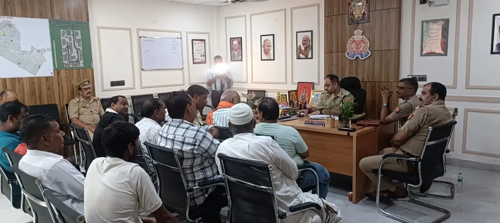 क्या नोएडा पुलिस कमिश्नरेट ने 'ऑपरेशन क्लीन-2' के तहत 4,775 लावारिस और सीज वाहनों का सफल निस्तारण किया?