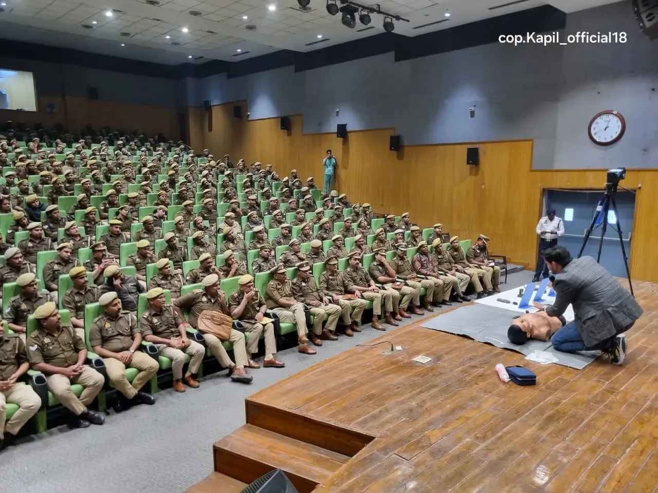 क्या नोएडा पुलिस सड़क सुरक्षा पर ध्यान केंद्रित कर रही है?