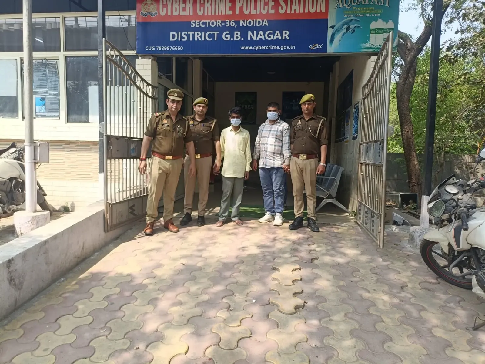 नोएडा में शेयर मार्केट के नाम पर ठगी करने वाले दो साइबर अपराधी गिरफ्तार