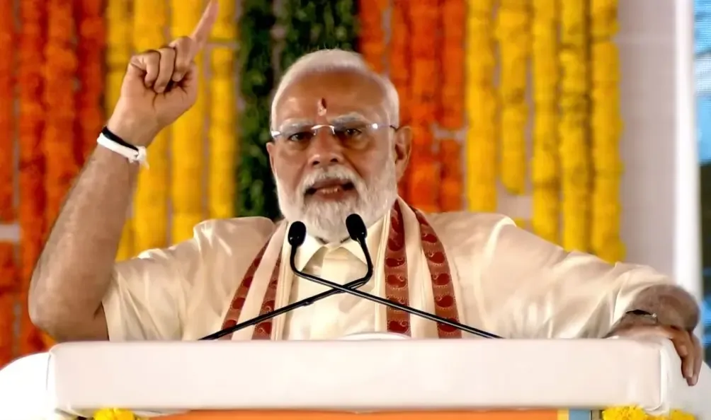 PM Modi Comments on Lack of Tamil Signatures in Letters