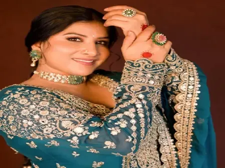 नोरा के गाने पर बवाल: कौन हैं 'सरके चुनर' फेम मंगली? गीतकार रकीब आलम का 'डबल मीनिंग' गानों से है पुराना नाता