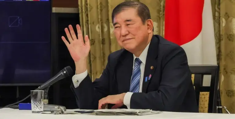 Japanese PM: Security and Trade Should Be Discussed Separately with US