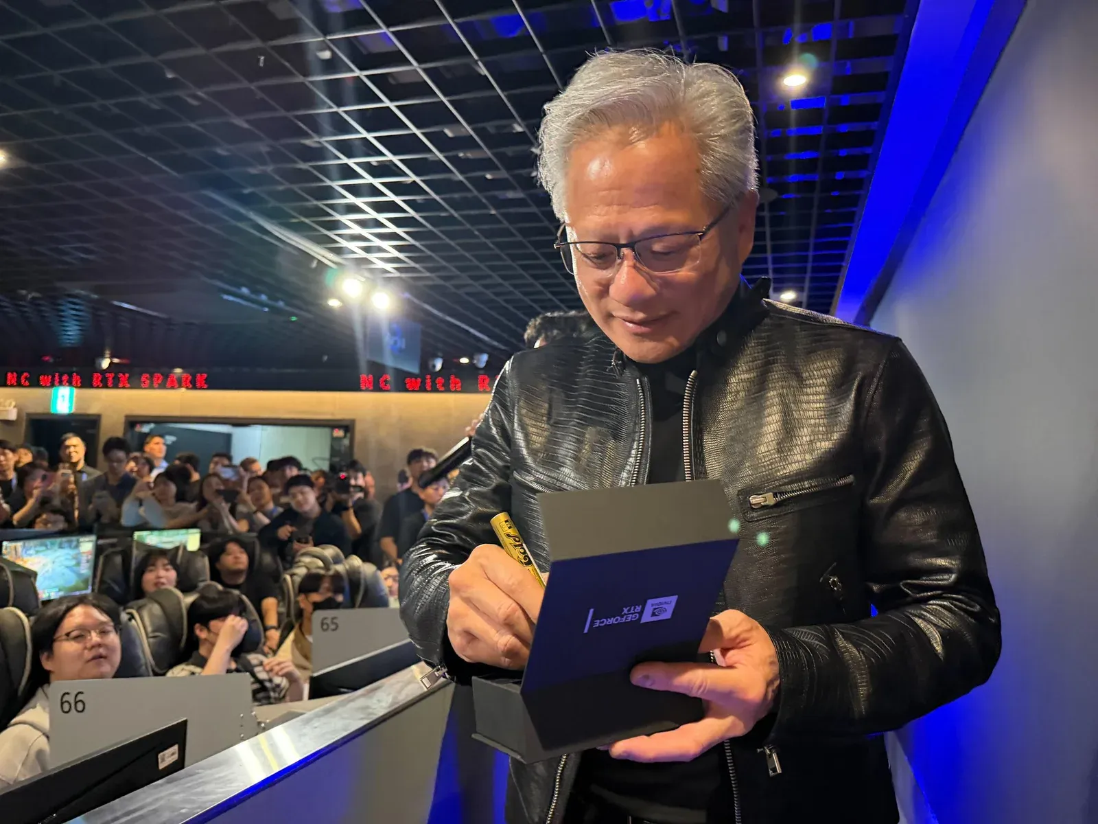 Nvidia CEO Jensen Huang Visits Korea PC Bangs, Plays 1v1 with NCSoft Chief