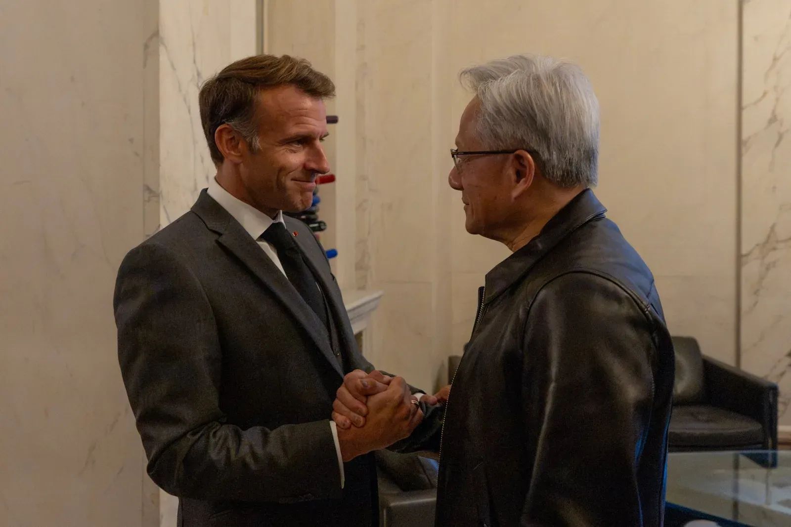 Nvidia's Jensen Huang Meets Macron at Élysée Over France AI Push