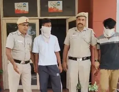 न्यू अशोक नगर पुलिस ने 48 घंटे में झपटमारी सुलझाई, दो आरोपी गिरफ्तार; मोबाइल-बाइक बरामद