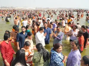 Odisha's Governor Hari Babu Kambhampati Experiences Sacred Ritual at Triveni Sangam
