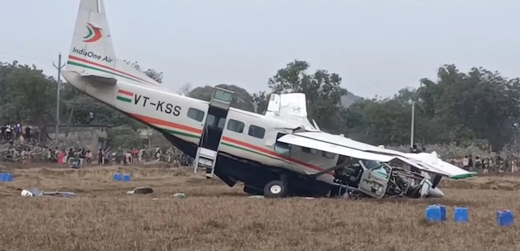 क्या ओडिशा में राउरकेला में विमान की क्रैश लैंडिंग से 6 लोग घायल हुए?