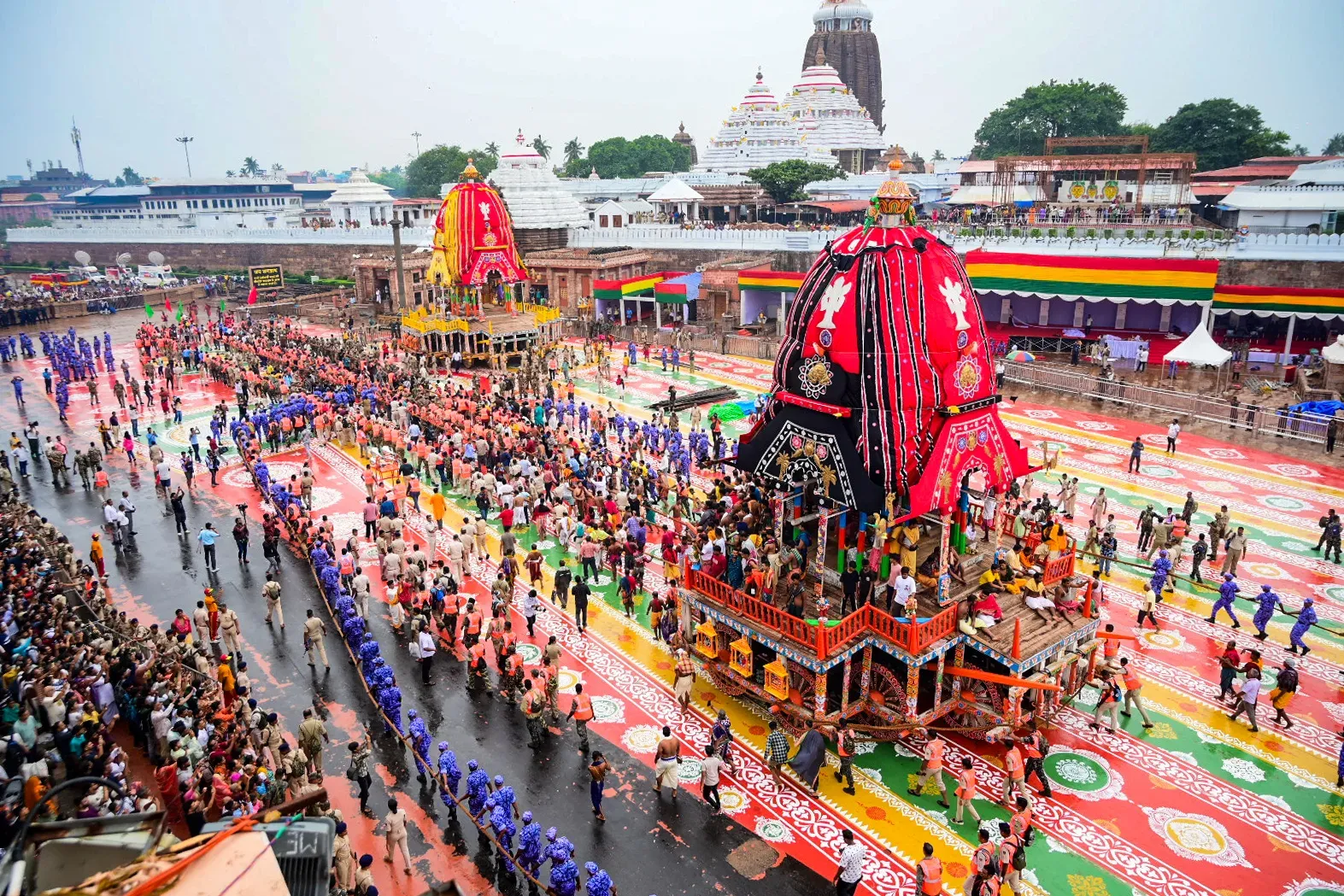 पुरी रथयात्रा 2025: बारिश के बावजूद तैयारी पूरी, लाखों श्रद्धालु उमड़े; 'समर्पण' डिजिटल हुंडी लॉन्च