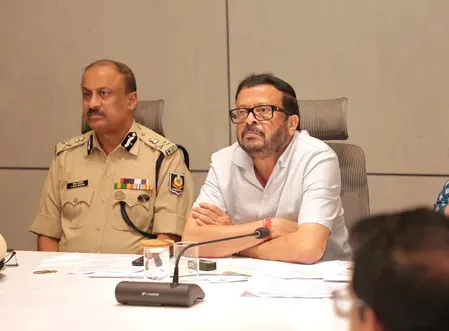 ओडिशा बाढ़ 2025: मंत्री सुरेश पुजारी ने की उच्च-स्तरीय समीक्षा, बैतरणी-जलका नदियाँ खतरे के निशान से ऊपर