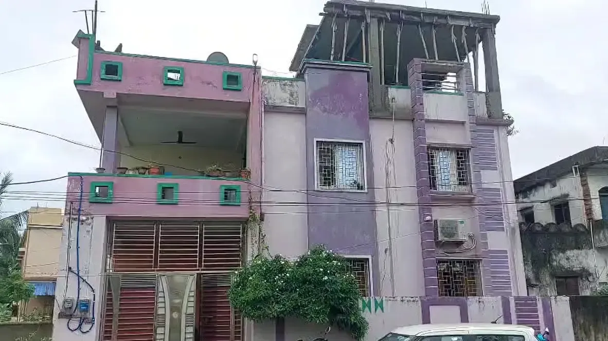 क्या ओडिशा सतर्कता विभाग ने सहायक अभियंता दिलेश्वर माझी की अवैध संपत्तियों पर छापेमारी की?