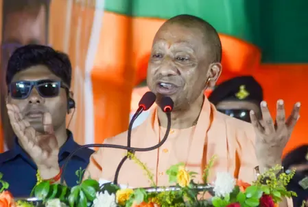 यूपी में ODOP-CFC समीक्षा: योगी सरकार ने 16 परियोजनाओं की जाँच की, खुर्जा ब्लैक पॉटरी बनी सफलता की मिसाल