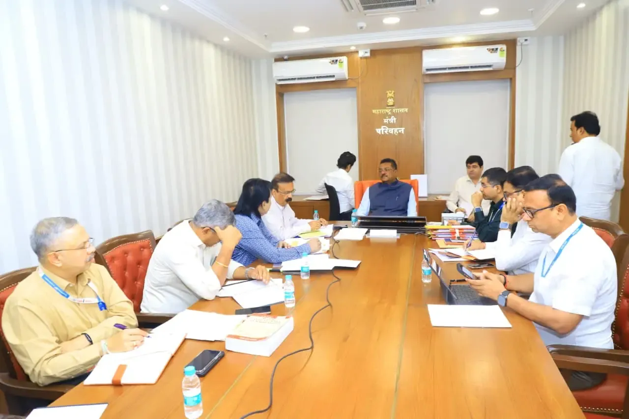 ओला-उबर-रैपिडो चालकों की जाँच करें, नियम तोड़ने वालों पर FIR दर्ज हो: परिवहन मंत्री सरनाईक