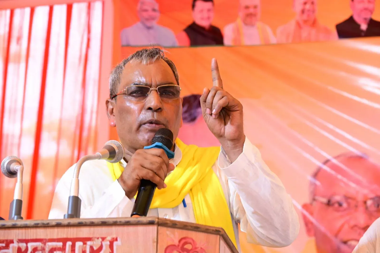 ओम प्रकाश राजभर का अखिलेश पर प्रहार: 'पीडीए की पोल खुल गई, 2027 से पहले सपा बचाइए'