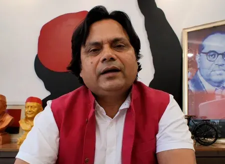 सपा ने राजभर के दावे खारिज किए: 'पहले अपनी पार्टी बचाएं', फखरुल हसन चांद का पलटवार