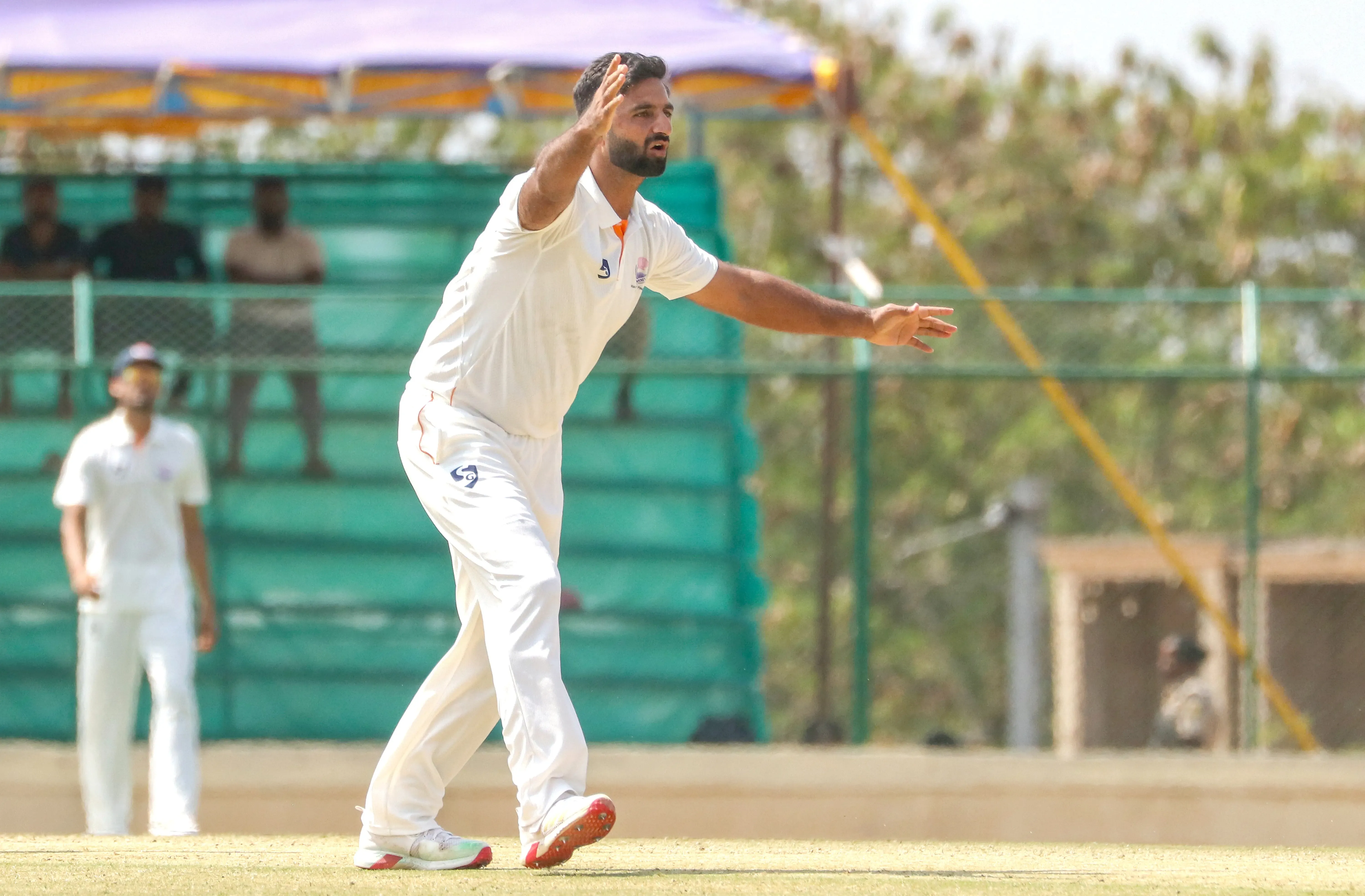 Sourav Ganguly Applauds Auqib Nabi's Remarkable Ranji Trophy Performance as He Eyes National Selection