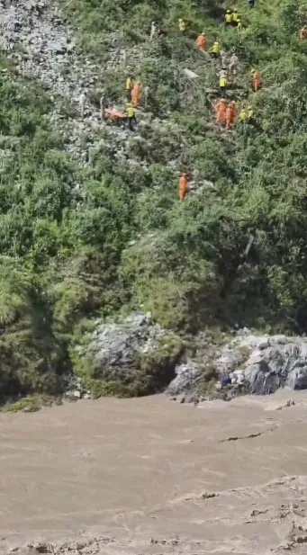 What Caused the Bus Tragedy in Uttarakhand?