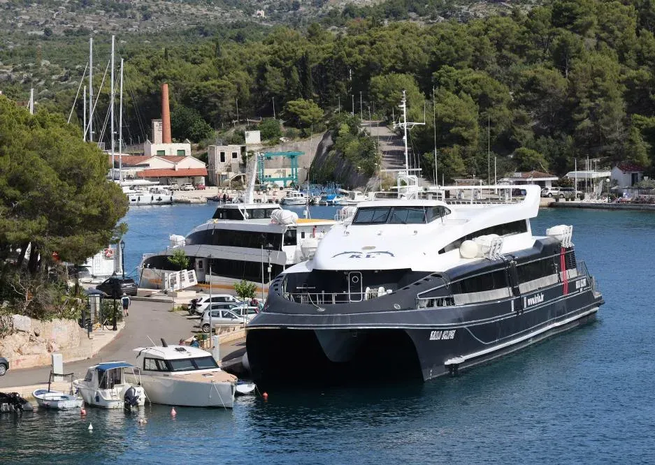 Croatia Adriatic search: One of four missing Portuguese found alive on Krk