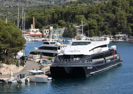 Croatia Adriatic search: One of four missing Portuguese found alive on Krk