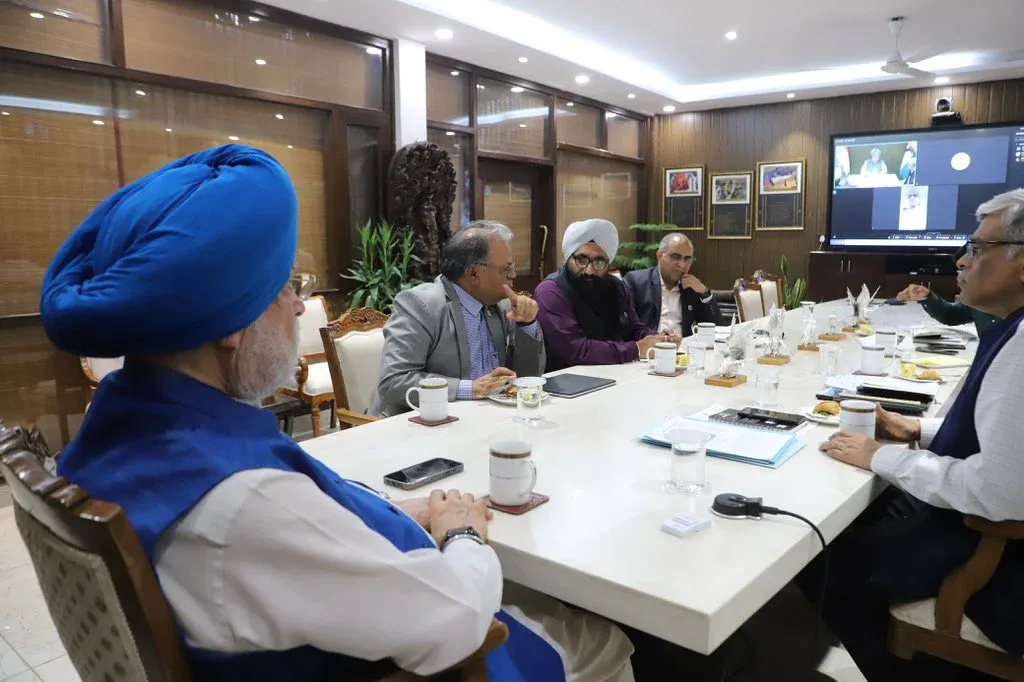 What Measures is ONGC Taking to Address the Gas Leakage?