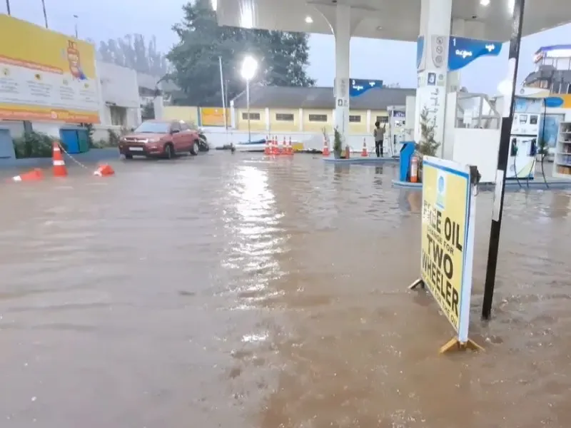 क्या ऊटी में 30 मिनट की तेज बारिश ने शहर की स्थिति को बदल दिया?