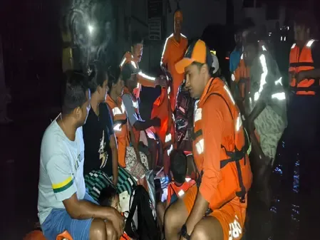 Operation Sagar Bandhu: Indian NDRF teams assist rescue efforts in flood-hit Sri Lanka 