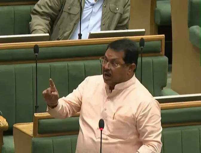 Why Did the Opposition Staged a Noisy Walkout Over Cotton and Soybean Price Issues in Maha Assembly?