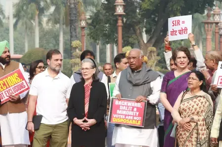 Why is the Opposition Protesting in Parliament? Rahul and Priyanka Take the Lead on SIR Issues