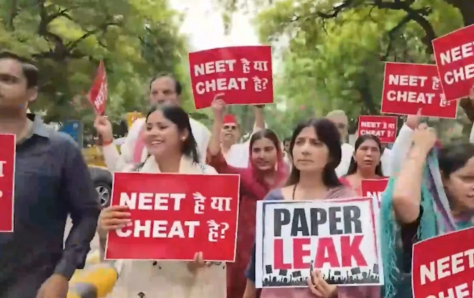 मानसून सत्र में विपक्ष का हमला: NEET लीक, बेरोज़गारी और राम मंदिर चढ़ावे पर सरकार से जवाब तलब