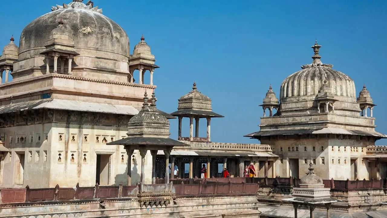 ओरछा का राजा महल: जहां भगवान श्रीराम का दरबार है और रानी ने रखी थी तीन शर्तें