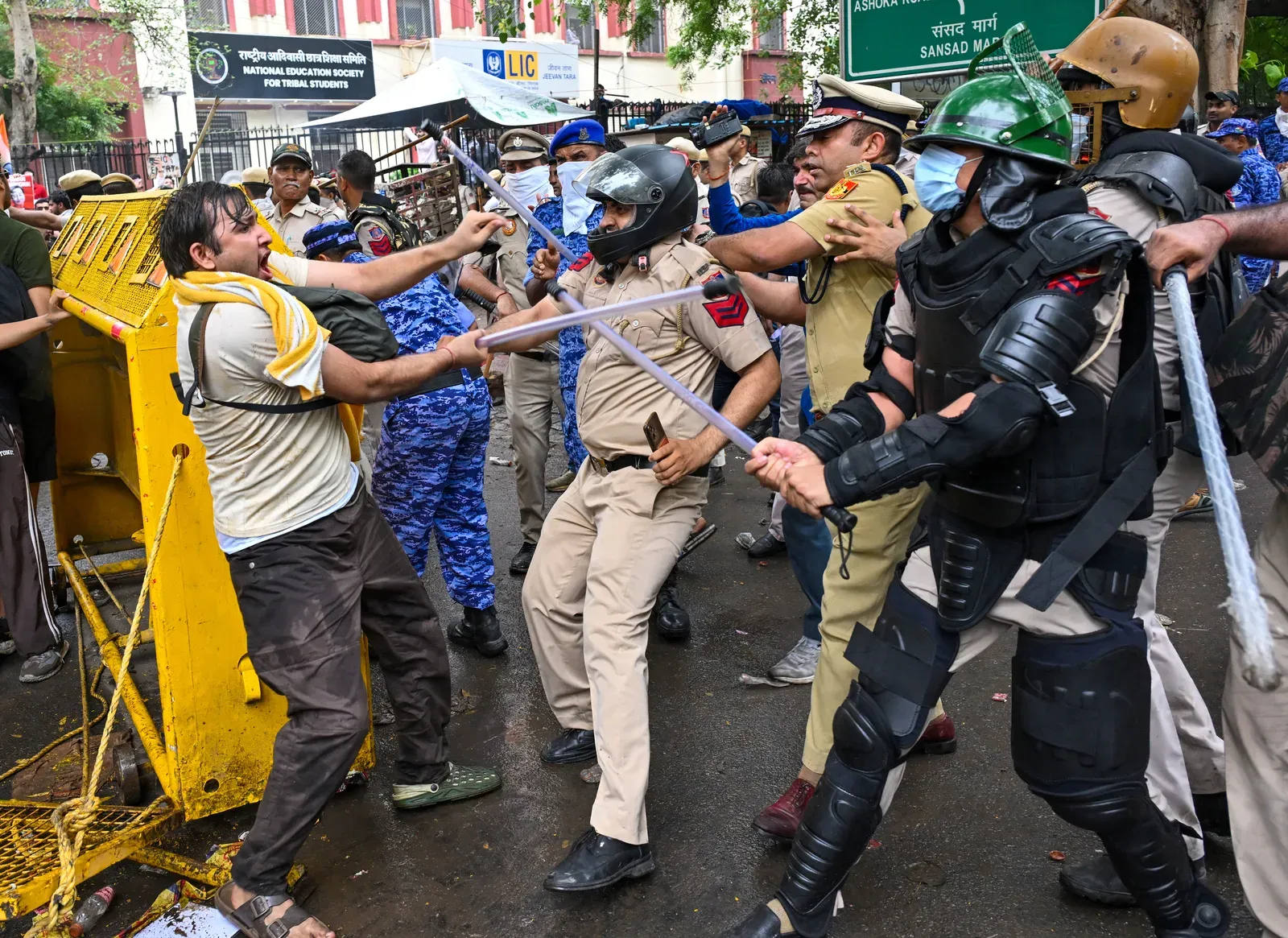 Delhi protest clashes leave 118 police personnel injured on July 21