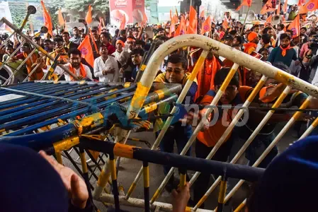 What Happened in Kolkata as Protests Erupt Over Murder of Hindu Man in Bangladesh?