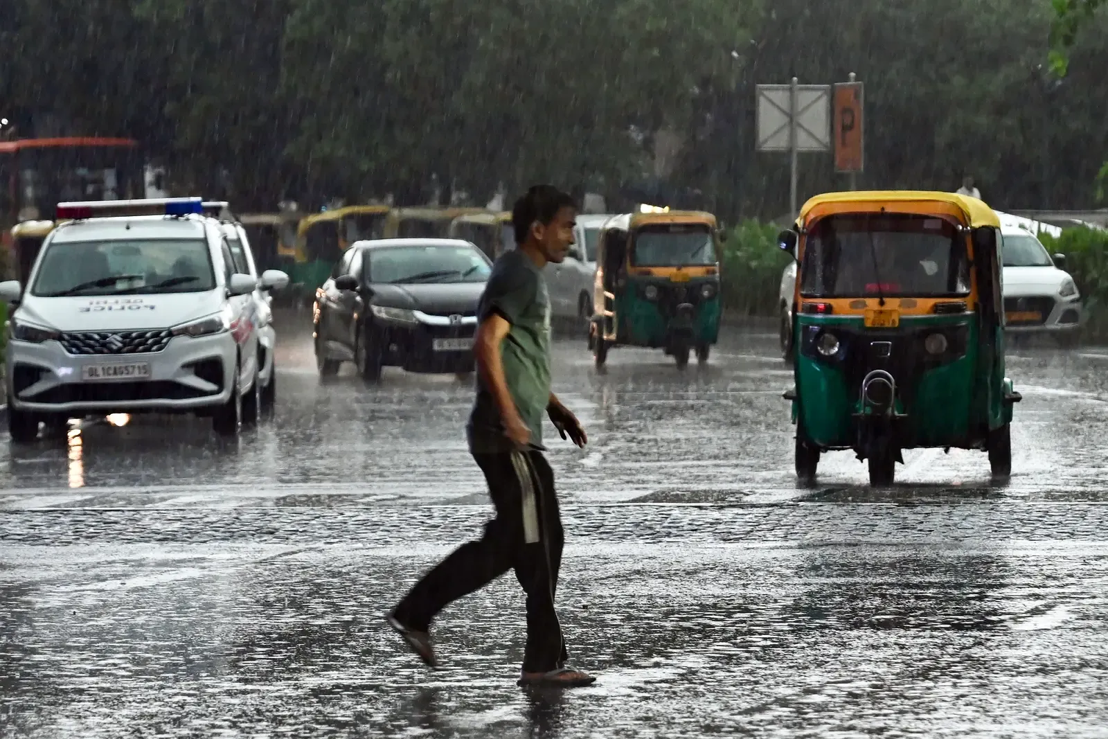 Delhi-NCR rain lowers temperatures, AQI drops to 76 on Friday