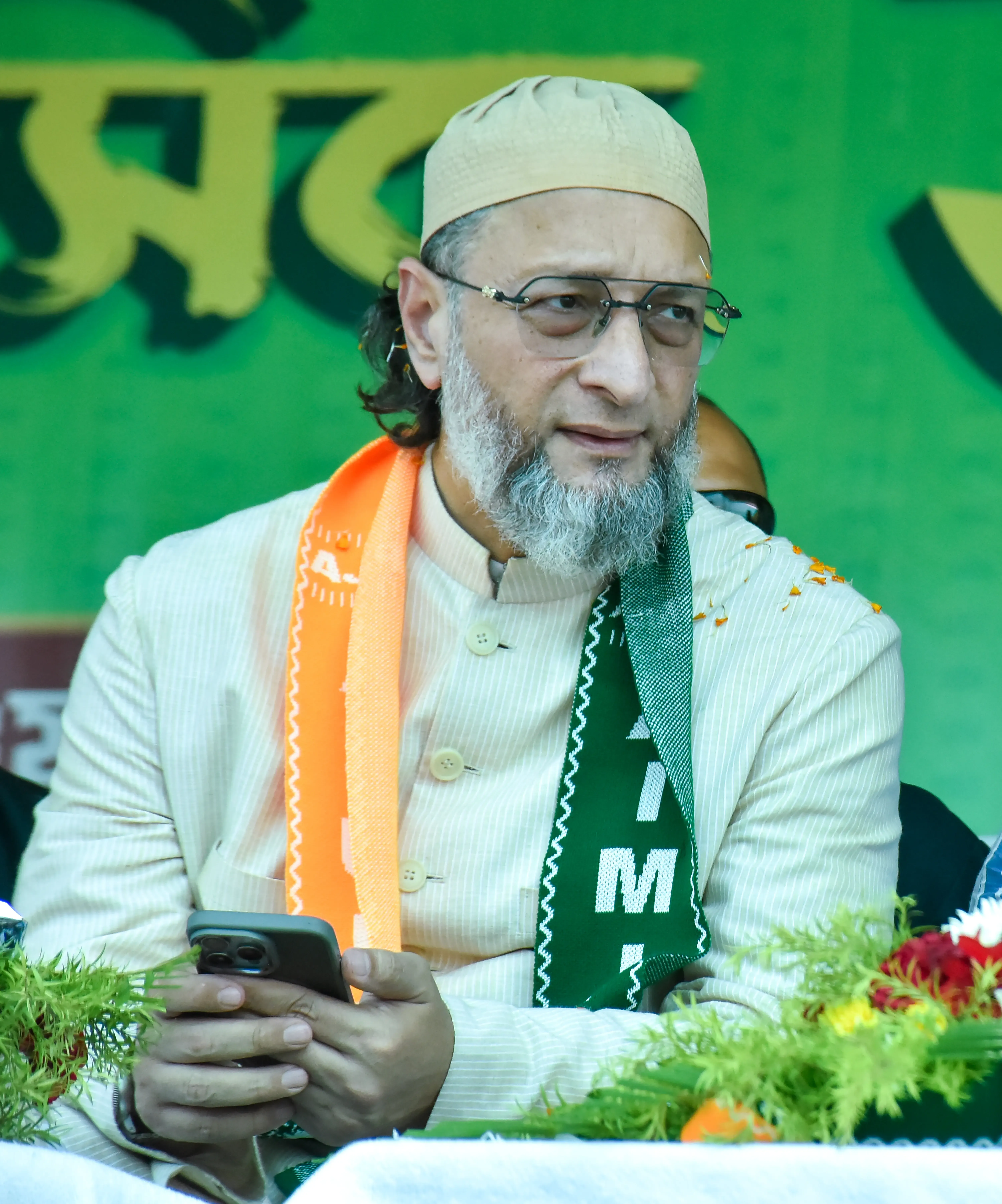 ओवैसी ने ममता बनर्जी से पूछा, मुसलमानों को राजनीतिक नेतृत्व क्यों नहीं मिला?