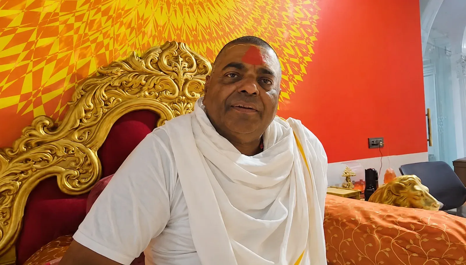 राम मंदिर चढ़ावा विवाद: SIT जांच निष्पक्ष, ओवैसी का बयान भड़काऊ — महामंडलेश्वर करौली शंकर महाराज