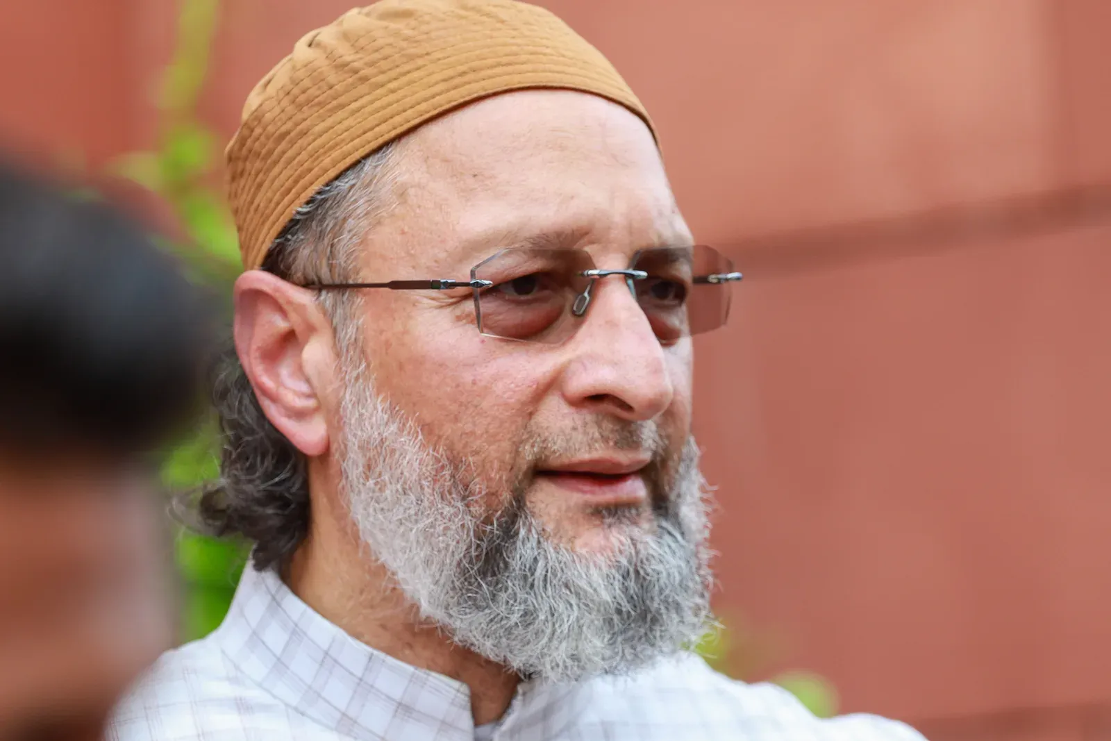 ओवैसी का सतीश महाना के बयान पर पलटवार: 'विधानसभा की गरिमा दांव पर, कानून सबके लिए एक होना चाहिए'