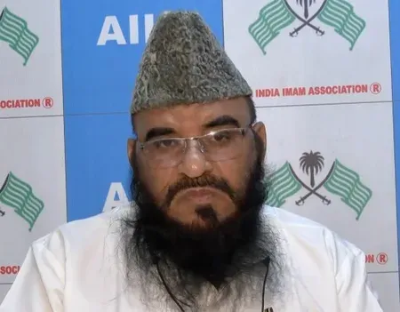 ओवैसी की राजनीति से मुसलमानों को फायदा नहीं: मौलाना साजिद रशीदी