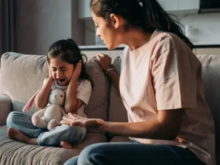 पढ़ाई के नाम पर थका-थका और चिड़चिड़ा महसूस करता है बच्चा, ये हो सकते हैं कारण