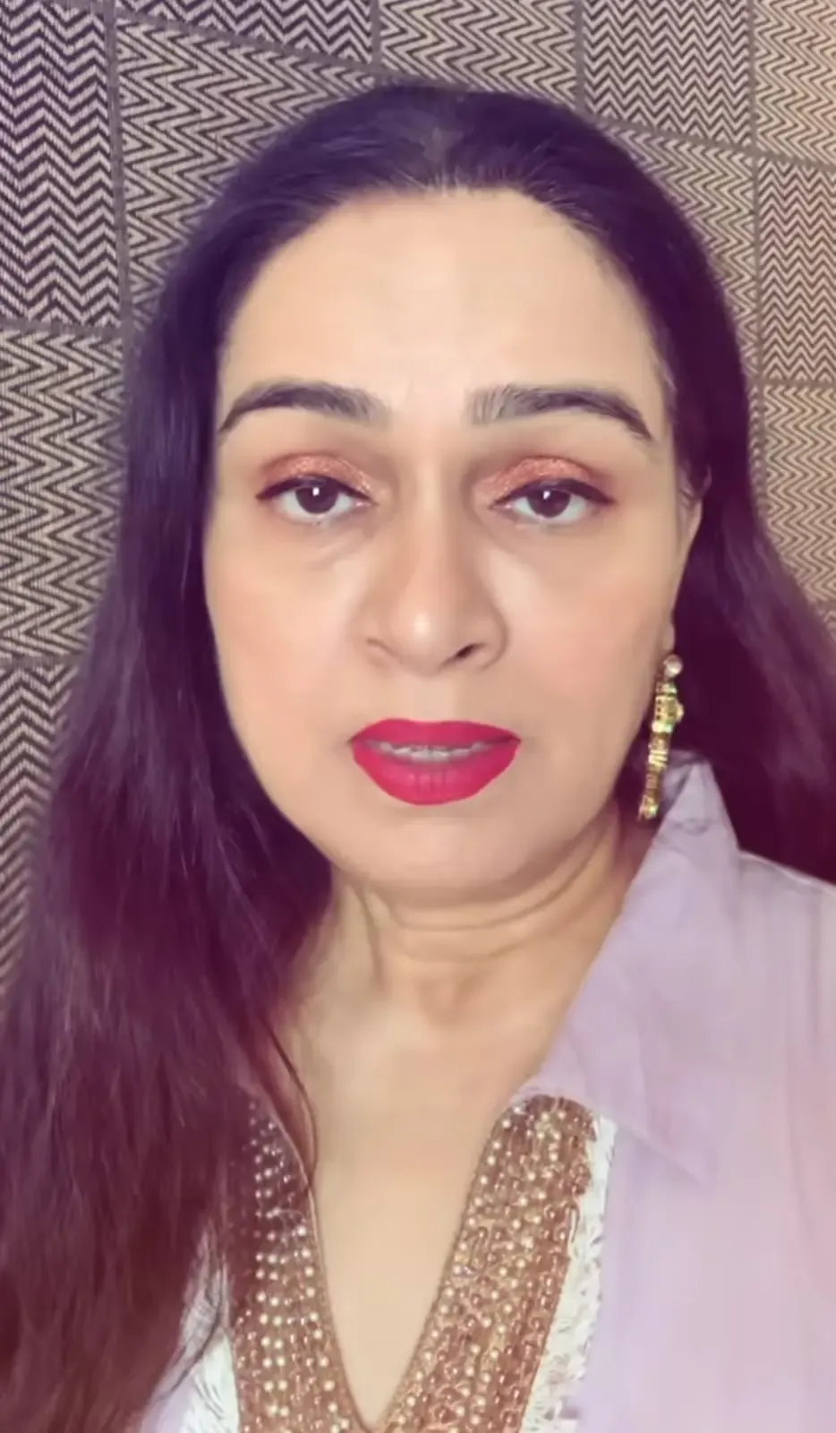 Padmini Kolhapure Discusses Celebrity-Fan Connections in the Social Media Age