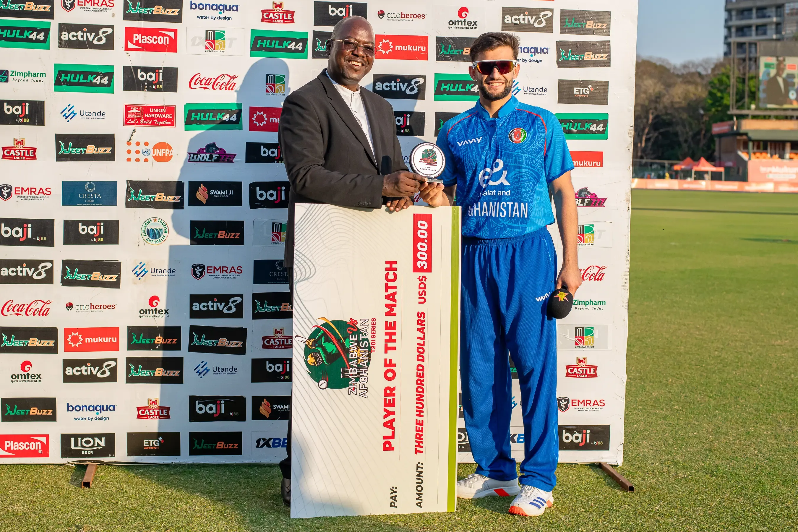 क्या अजमतुल्लाह उमरजई ने गेंद और बल्ले से दिखाया कमाल? अफगानिस्तान ने जिम्बाब्वे को 53 रन से हराया