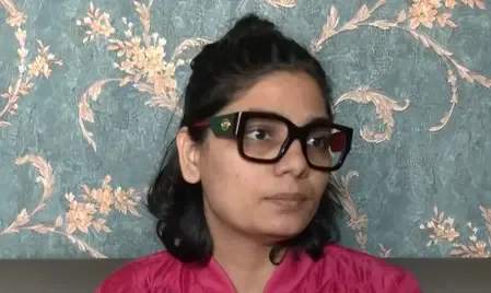 विवादित पोस्ट मामला : नेहा सिंह राठौर को सुप्रीम कोर्ट से अंतरिम राहत 